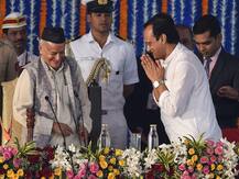 उद्धव कैबिनेट का विस्तार: आदित्य ठाकरे समेत कुल 36 नेता बने मंत्री, NCP के अजित पवार चौथी बार बने डिप्टी सीएम