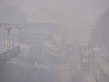 मध्य प्रदेश: ठंड के साथ कोहरे ने बढ़ाई मुसीबत, भोपाल आने वाली दर्जन भर ट्रेनें घंटों लेट