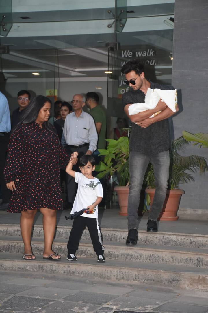 आपको बता दें कि 27 दिसंबर को अर्पिता दूसरी बार मां बनी हैं. (तस्वीर: मानव मंगलानी)