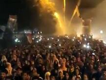 जामिया: प्रदर्शनकारियों ने भी मनाया नए साल का जश्न, कैंपस के बाहर हजारों की भीड़ ने गाया 'राष्ट्रगान'