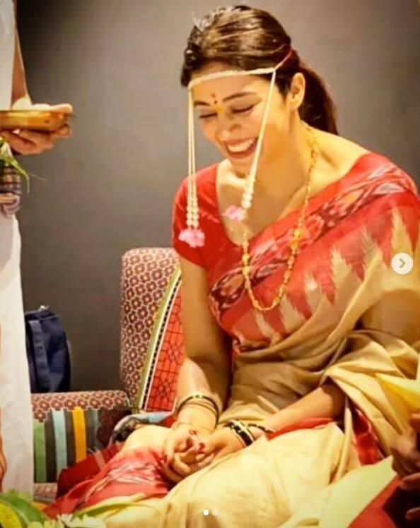नेहा का कहना है कि वो बहुत अच्छे लोग हैं और उनके साथ एक नई जिंदगी की शुरुआत करने का नेहा को बेसब्री से इंतजार है.