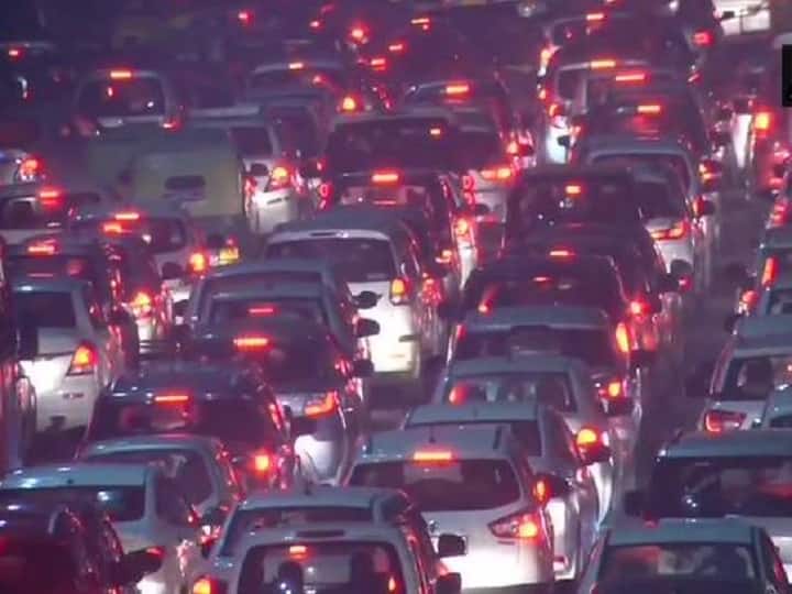 Delhi Border Sealed: Rakesh Tikait पर हमले के बाद किसानों का प्रदर्शन तेज, दिल्ली के कुछ बॉर्डर सील, नोएडा सीमा पर जाम Rakesh Tikait