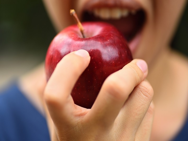 health benefits of apple eating in a day सेब खाने के इन फायदों के बारे में जानकर यकीनन चौंक जाएंगे आप