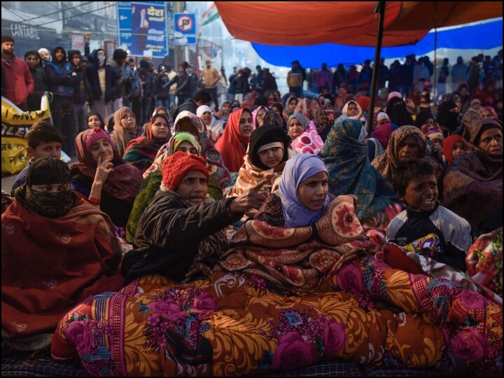 Shaheen Bagh: Protesters refuse to step out from protest site despite the Supreme Court strict comment शाहीन बाग प्रदर्शन: सुप्रीम कोर्ट ने की सख्त टिप्पणी, प्रदर्शनकारियों का धरनास्थल से हटने से इंकार