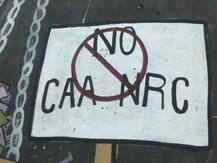 सीएए के खिलाफ छात्रों और कलाकारों ने जामिया की मुख्य सड़क पर की चित्रकारी