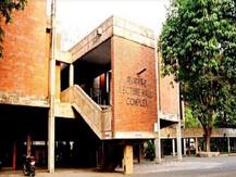 फैज की नज़्म '...हम भी देखेंगे' के बहाने निशाने पर है IIT कानपुर, जानिए पूरा मामला