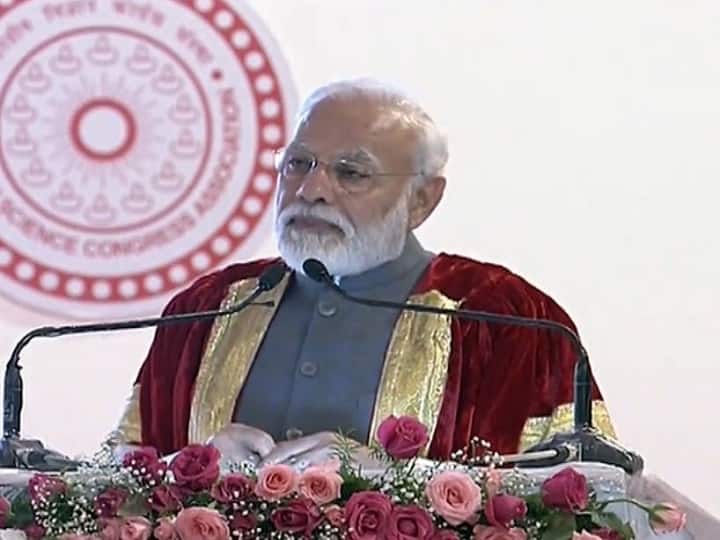 PM MODI attack congress over caa in 107th Session of Indian Science Congress in Karnataka CAA प्रदर्शन: बेंगलुरु में बोले PM मोदी- ‘विरोध करने के लिए संसद के खिलाफ ही खड़ी हो गई कांग्रेस’