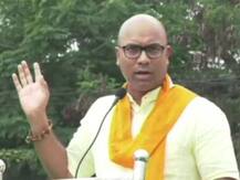 बीजेपी सांसद बोले- 'ओवैसी को क्रेन से लटकाकर उनकी दाढ़ी बना दूंगा'