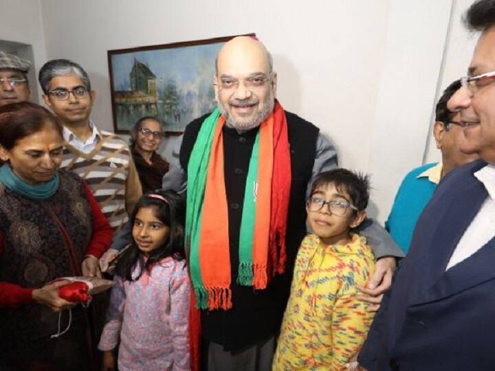 Amit Shah awareness campaign in support for CAA दिल्ली: लाजपत नगर में आम लोगों से मिलकर CAA पर अमित शाह ने किया संवाद