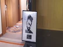 Ind Vs SL: गुवाहाटी T-20 से पहले फैंस ने दिया विराट कोहली को ऐसा तोहफा, निहारते रहे कप्तान, देखें वीडियो