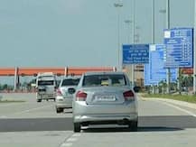 टोल पर नेताओं की दबंगई: आगरा-लखनऊ एक्सप्रेस वे पर धरने पर बैठे सपा सांसद, BJP विधायक ने कर्मचारी को पीटा