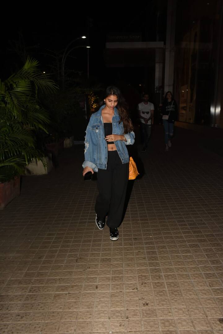 बता दें कि सुहाना सोशल मीडिया पर काफी लोकप्रिय हैं. (Photo Credit: Manav Manglani)
