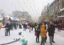 Manali: कोविड नियमों को लेकर प्रशासन सख्त, मास्क नहीं पहना तो 5000 का जुर्माना या 8 दिनों की होगी जेल