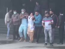 नोएडा के ESIC अस्पताल में लगी आग, अफरा तफरी के बीच सभी को बाहर निकाला गया
