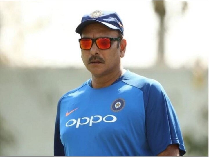 Team India Head Coach Ravi Shastri Shared A Funny Meme On His Relation With Liquor Says Good to bring Smile in Tough Times टीम इंडिया के हेड कोच रवि शास्त्री ने शेयर कर दिया ऐसा मीम, फैंस हो गए हैरान