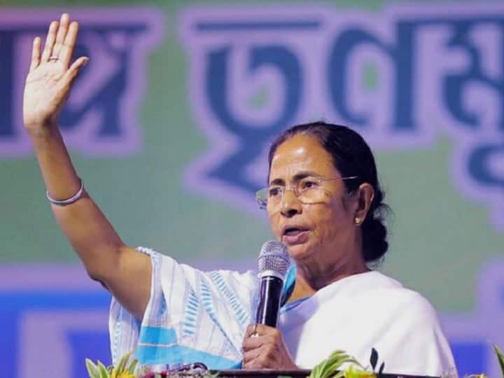 CAA-NRC पर आपस में भिड़ा विपक्ष, कांग्रेस-CPM ने ममता बनर्जी को बताया बीजेपी की ‘B टीम’ B-Team of BJP: Cong, CPM Slam TMC for Preventing Passage of Anti-CAA Resolution in Bengal Assembly CAA-NRC पर आपस में भिड़ा विपक्ष, कांग्रेस-CPM ने ममता बनर्जी को बताया बीजेपी की ‘B टीम’