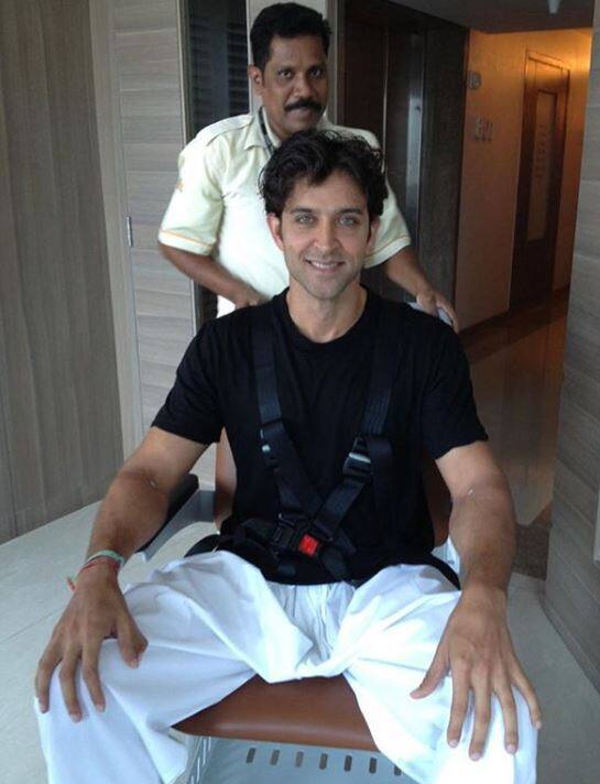 ऋतिक रोशन की मां पिंकी रोशन ने ये तस्वीरें पोस्ट करते हुए लिखा, 