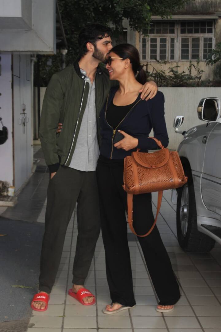 खबरें हैं कि दोनों जल्द शादी कर सकते हैं हालांकि दोनों में से किसी ने भी इस बारे में कोई ऑफिशियल बयान नहीं दिया है. (Photo Credit: Manav Manglani) 