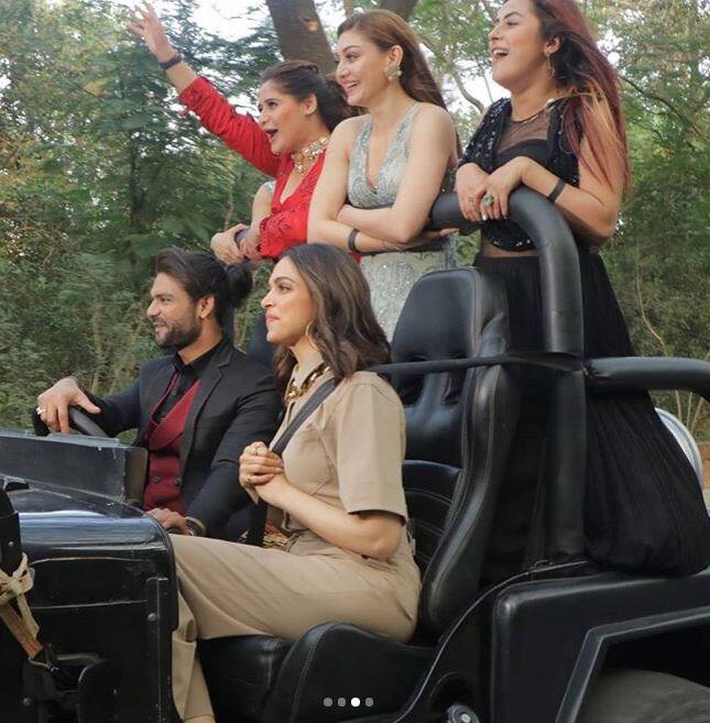 बताया जा इस टास्क में सभी कंटेस्टेंट को दो टीम में बांट दिया जाएगा. टीम ए में रश्मि, सिद्धार्थ, पारस, माहिरा और असीम रियाज हैं. दूसरी टीम में विशाल, मधुरिमा, शहनाज, आरती और शेफाली को रखा गया. (Photo Credit: Manav Manglani)