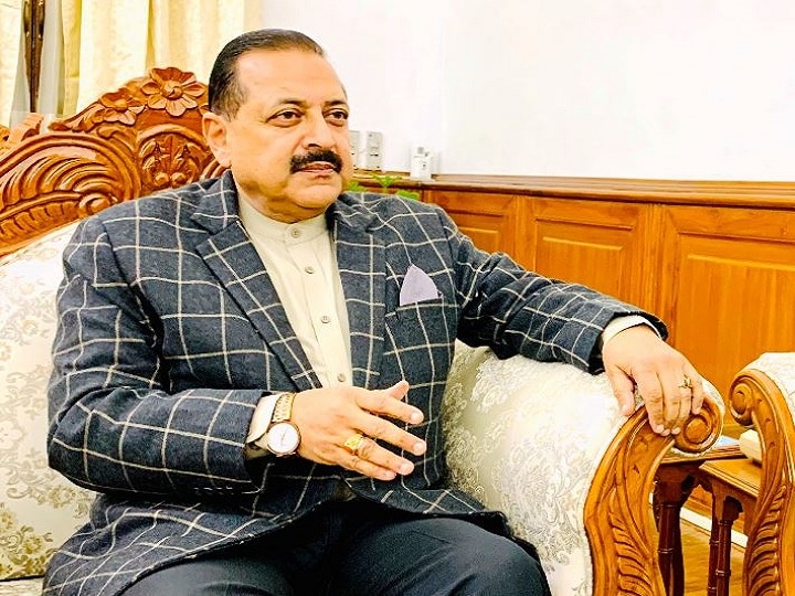 जम्मू कश्मीर: डॉ जितेंद्र सिंह बोले- '70 साल से लटके परियोजनाओं को हमारी सरकार पूरे कर रही है' Jitendra Singh- We have abrogated article 370, but it's still in some people mind जम्मू कश्मीर: डॉ जितेंद्र सिंह बोले- '70 साल से लटके परियोजनाओं को हमारी सरकार पूरे कर रही है'