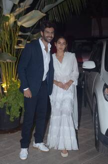 PICS: ब्रेक अप की खबरों के बीच देर रात कार्तिक आर्यन के साथ खास अंदाज में स्पॉट हुईं सारा अली खान, यहां देखिए तस्वीरें