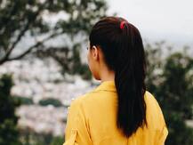 कहीं सिरदर्द की वजह आपका हेयर स्टाइल तो नहीं!