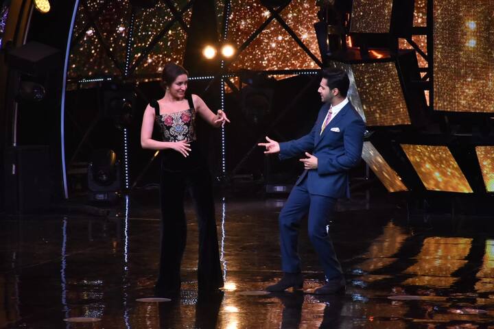 इस दौरान शो में पहुंच कर दोनों ने अपनी आने वाली फिल्म का प्रमोशन किया. (Photo Credit: Manav Manglani)