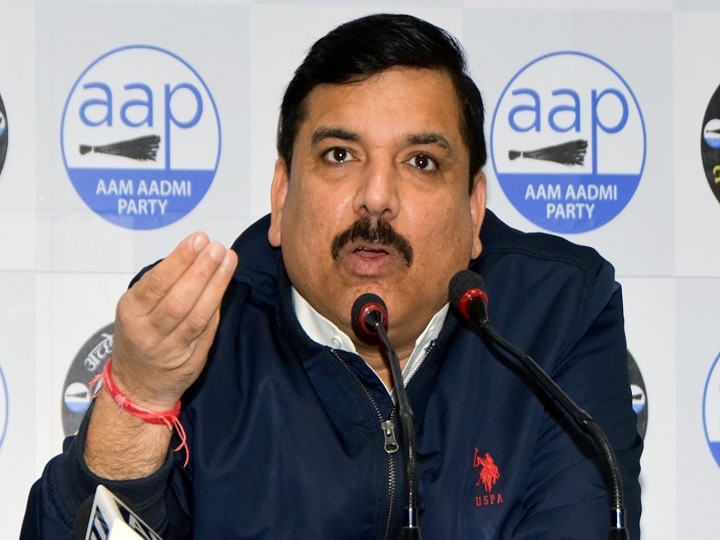 Sanjay Singh raises questions on the safety of EVMs, AAP workers will monitor strong rooms दिल्ली चुनाव: संजय सिंह ने EVM की सुरक्षा पर उठाए सवाल, स्ट्रांग रूम पर नजर रखेंगे AAP कार्यकर्ता