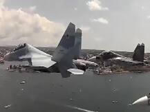 खासियत: दुश्मन का दिल दहला देगा 'सुखोई फाइटर जेट'