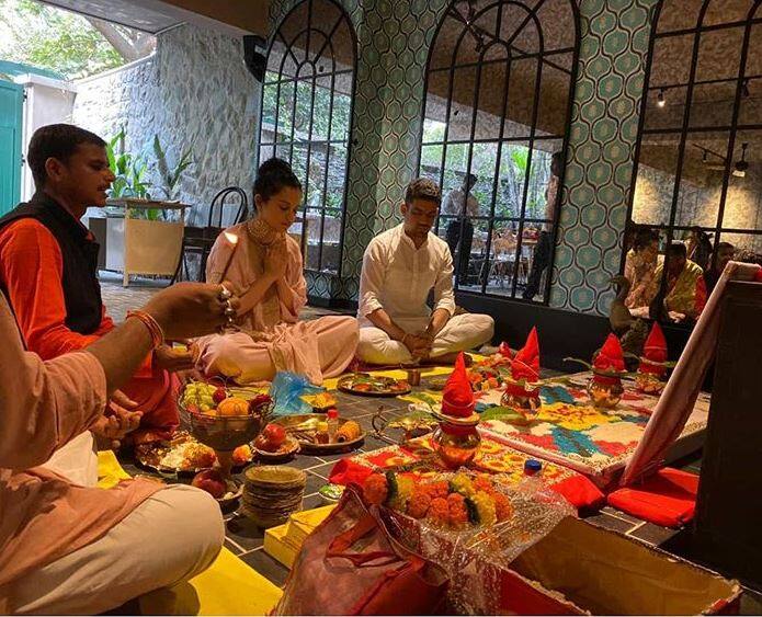 बॉलीवुड की 'क्वीन' स्टार कंगना रनौत ने अपने प्रोडक्शन हाउस मणिकर्णिका फिल्म्स का आज उद्धाटन किया. (Photo Credit: @team_kangana_ranaut)