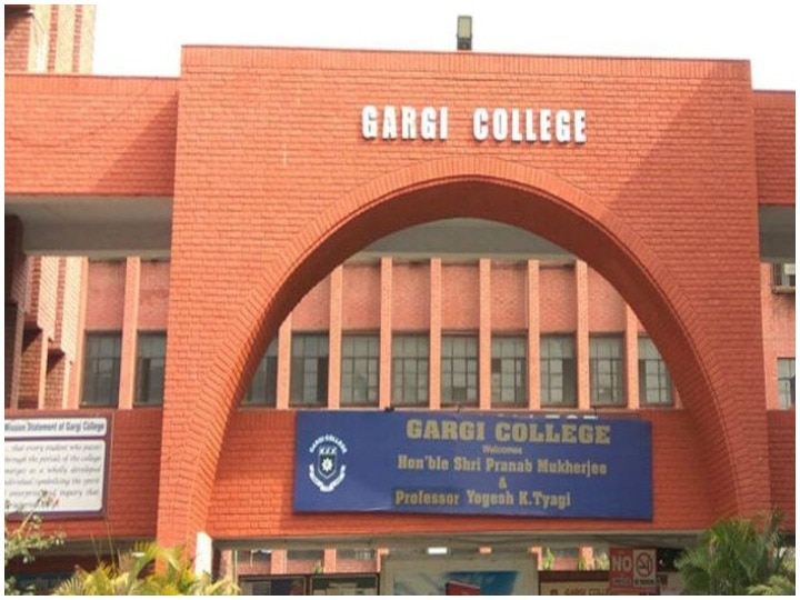 gargi college molestation case 12 people arrested for molestation गार्गी कॉलेज छेड़छाड़: अबतक 12 लोग गिरफ्तार, आरोपियों में दिल्ली यूनिवर्सिटी के छात्र भी शामिल