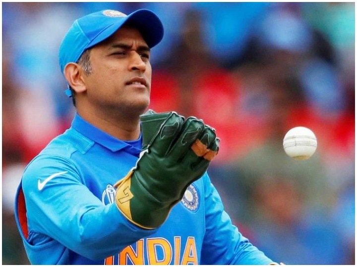 Latest Cricket News MS Dhoni out of BCCI Annual Player Contract List BCCI के कॉन्ट्रैक्ट लिस्ट से बाहर हुए महेंद्र सिंह धोनी, किसी भी कैटेगरी में नहीं दी गई जगह