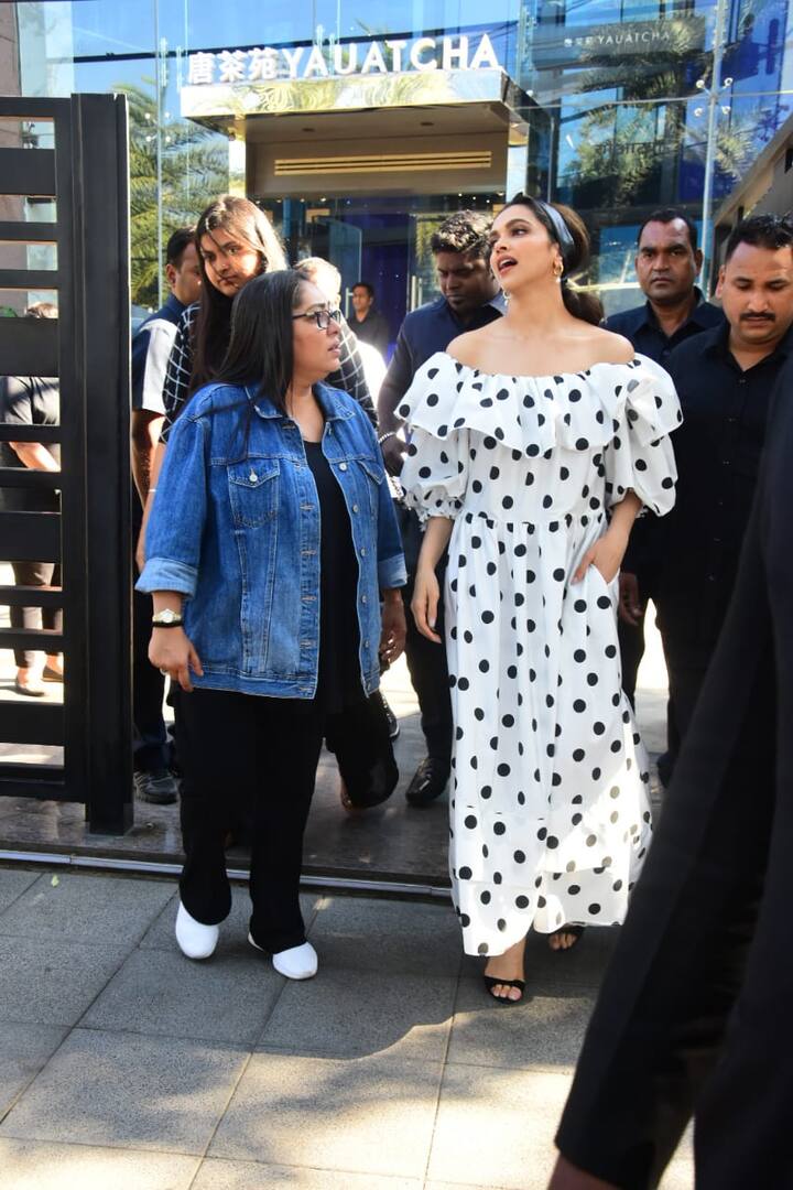 अब दीपिका ने तेज़ाब की खरीद-फरोख्त को लेकर एक सोशल एक्सपेरिमेंट किया है, जिसमें कई लोगों ने गली-मोहल्ले की दुकानों पर जाकर तेज़ाब खरीद कर दिखाया. (तस्वीर: मानव मंगलानी)