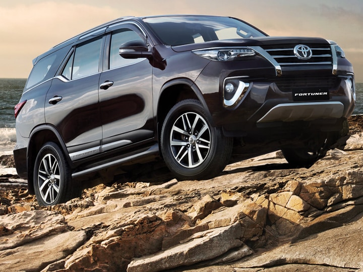 The facelift version of Toyota Fortuner and Jeep Compass will be launched in January, know full detail of powerful SUV जनवरी में Toyota Fortuner और Jeep Compass का Facelift वर्जन होगा लॉन्च, जानिए दमदार SUV की पूरी डिटेल
