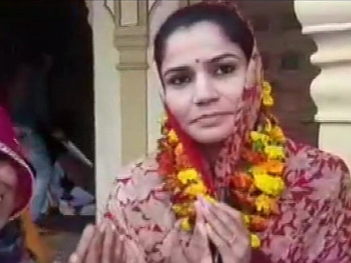 Rajasthan: Neeta Sodha an immigrant from Pakistan who was recently given Indian citizenship is contesting panchayat elections in Natwara राजस्थान: पंचायत चुनाव में पहले चरण के लिए वोटिंग आज, पाकिस्तान से आईं नीता कंवर भी मैदान में