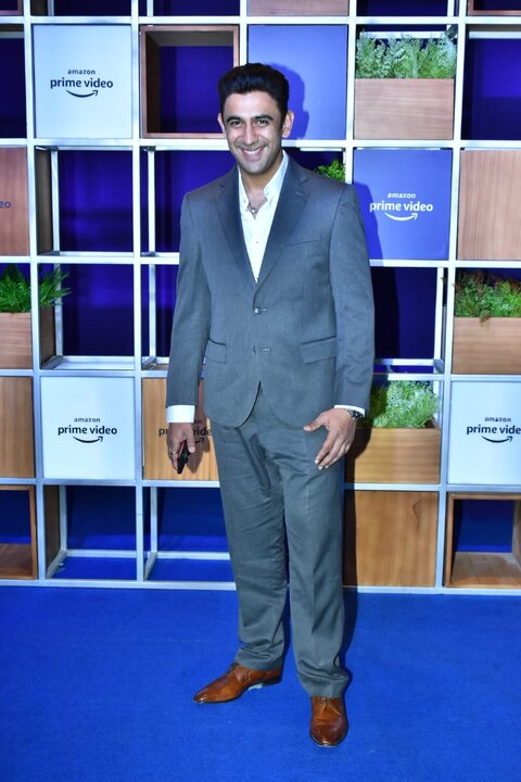 IN PICS: Amazon के CEO जेफ बेजोस के इवेंट भूमि से लेकर शाहरुख तक पहुंचे ये स्टार्स