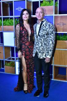 IN PICS: Amazon के CEO जेफ बेजोस के इवेंट भूमि से लेकर शाहरुख तक पहुंचे ये स्टार्स