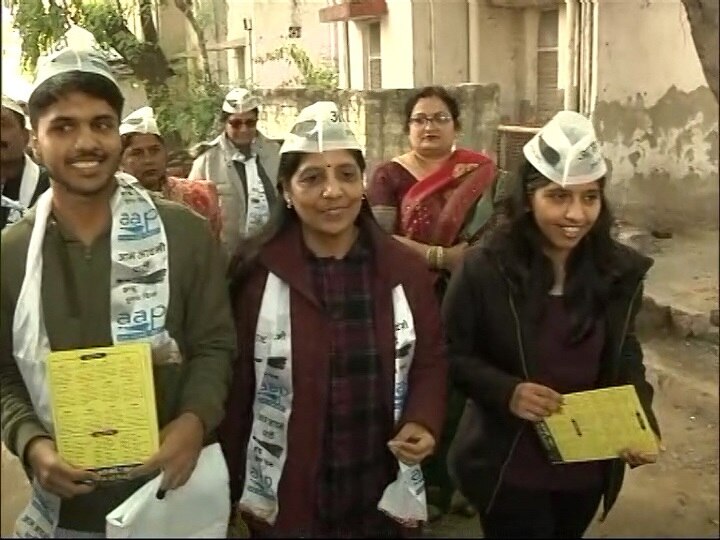 delhi election Family is campaigning for Arvind Kejriwal दिल्ली चुनावः CM अरविंद केजरीवाल के लिए नई दिल्ली विधानसभा में प्रचार कर रहा है उनका परिवार