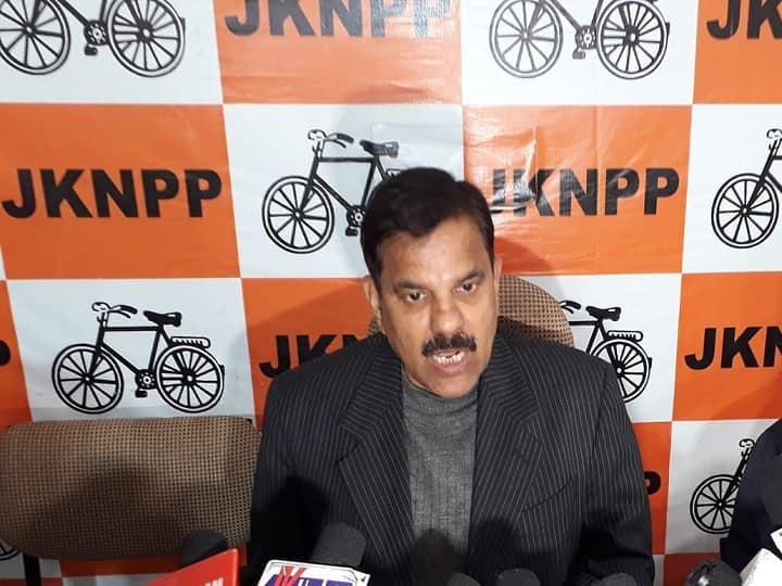 जम्मू कश्मीरः 36 केंद्रीय मंत्रियों के दौरे पर पैंथर्स पार्टी ने उठाए सवाल, कहा- राजनीतिक रोटियां सेंक रही है बीजेपी Jammu and Kashmir Panthers Party raised questions on the visit of 36 Union Ministers जम्मू कश्मीरः 36 केंद्रीय मंत्रियों के दौरे पर पैंथर्स पार्टी ने उठाए सवाल, कहा- राजनीतिक रोटियां सेंक रही है बीजेपी