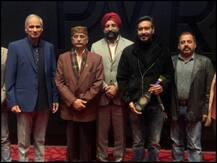 तीनों सेना प्रमुखों ने साथ में देखी 'तानाजी', अजय ने कहा- उनके साथ वक्त गुज़ारकर सम्मानित महसूस कर रहा हूं