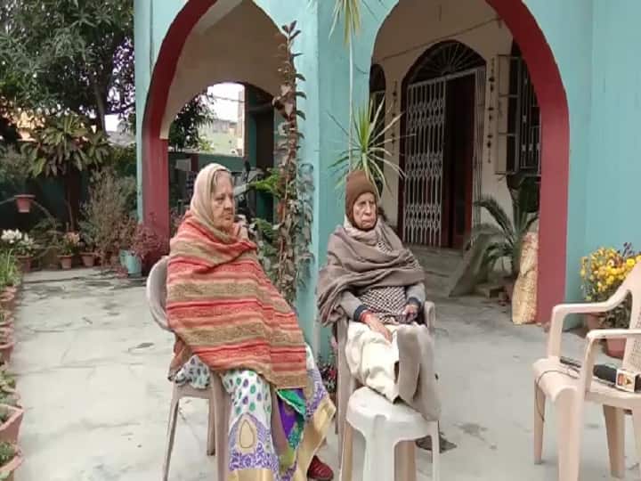 Vicious miscreants escaped with jewelry in Patna साफ करने के बहाने बुजुर्ग दंपत्ति के गहने लेकर फरार हुए शातिर बदमाश, वारदात CCTV में कैद