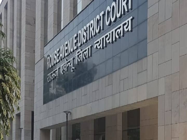 CC thumpy remand extend ed inquire three days रॉबर्ट वाड्रा के करीबी सीसी थंपी की रिमांड तीन दिनों के लिए बढ़ी, पूछताछ करेगी ED