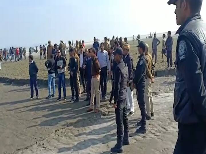 15 people drowned when 1 boat capsizes in Saryu river, 1 dead यूपी: सरयू नदी में नाव पलटने से 15 लोग डूबे, 1 की मौत