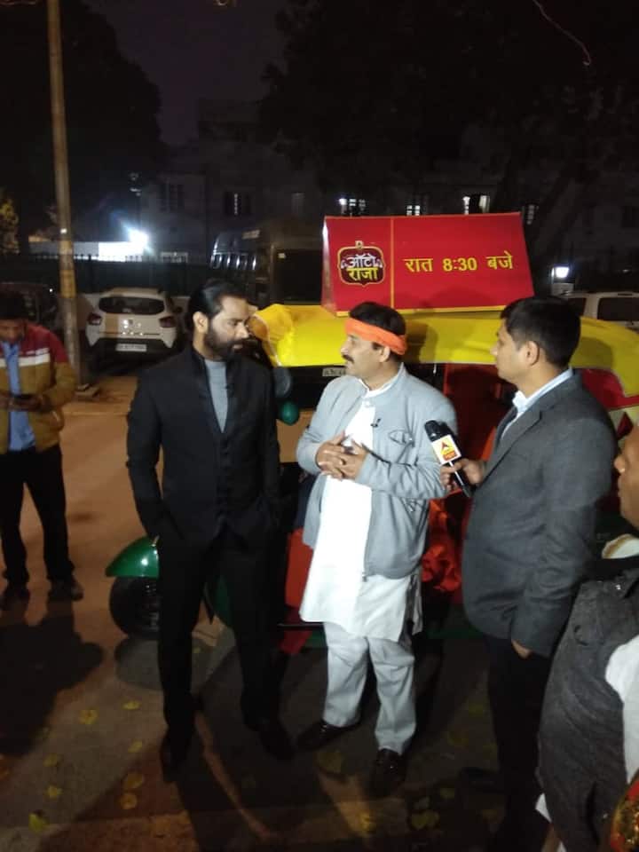 Delhi Election 2020: एबीपी न्यूज़ के खास कार्यक्रम 'दिल्ली वाले ऑटो राजा' में प्रदेश बीजेपी अध्यक्ष मनोज तिवारी ने दावा किया कि पार्टी 45 सीट जीतेगी. उन्होंने कहा कि दिल्ली में जैसे-जैसे वोटिंग की तारीख नजदीक आ रही है, माहौल बीजेपी के पक्ष में जा रहा है. 
