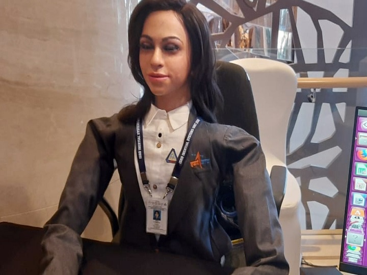 ISRO prototype humanoid for Gaganyaan mission is Vyom Mitra which will go to space गगनयान मिशन पर इंसान भेजने से पहले रोबोट भेजेगा ISRO, महिला रोबोट 'व्योममित्र' की तस्वीरें जारी की