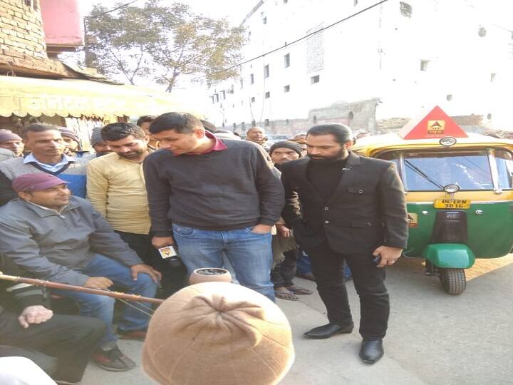 दिल्ली विधानसभा चुनाव में एबीपी न्यूज़ अपने दर्शकों/पाठकों के लिए खास शो 'दिल्ली वाले ऑटो राजा' लेकर आया है. 'दिल्ली वाले ऑटो राजा' शो के जरिए हम आपको सीधे आम लोगों के बीच ले जाते हैं. उनसे बातचीत करते हैं और समस्याओं और विशेषताओं से रूबरू कराते हैं. आज 'दिल्ली वाले ऑटो राजा' की टीम रोहिणी विधानसभा पहुंची.