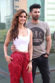 आदित्य रॉय कपूर संग बेहद शानदार अंदाज में 'मलंग' का प्रमोशन करने निकलीं दिशा पाटनी, PHOTOS