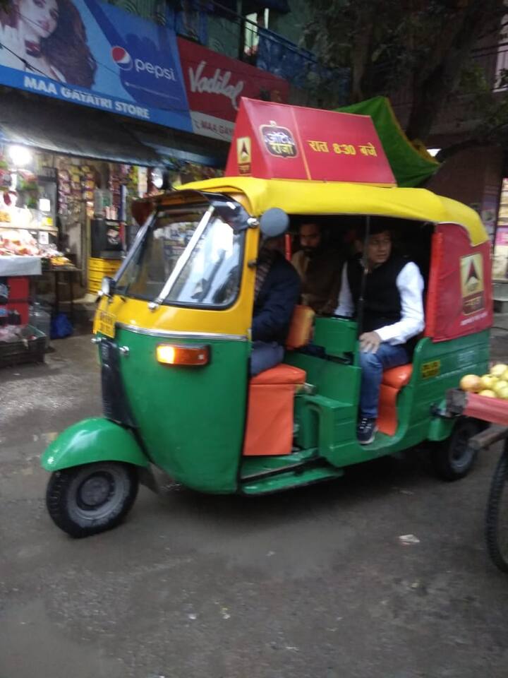 दिल्ली विधानसभा चुनाव में एबीपी न्यूज़ अपने दर्शकों/पाठकों के लिए खास शो 'दिल्ली वाले ऑटो राजा' लेकर आया है. 'दिल्ली वाले ऑटो राजा' शो के जरिए सीधे हम आपको आम लोगों के बीच ले जाते हैं. उनसे बातचीत करते हैं और समस्याओं और विशेषताओं से रूबरू कराते हैं. आज 'दिल्ली वाले ऑटो राजा' की टीम महरौली विधानसभा पहुंची.