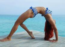 समंदर किनारे टीवी अभिनेत्री आशका गोराडिया ने शेयर किया अपना खूबसूरत अंदाज़