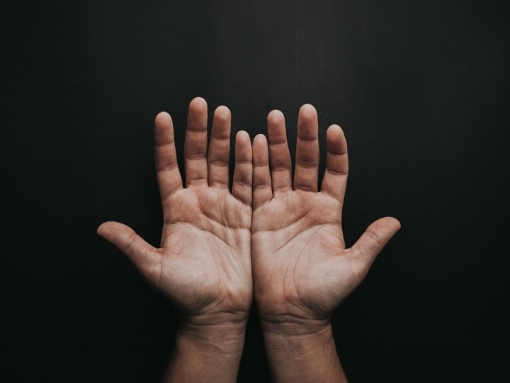 Palmistry hastrekha This line of the hand tells that the state of mind of the person हस्तरेखा: हाथ की ये रेखा बताती है व्यक्ति के दिमाग की स्थिति